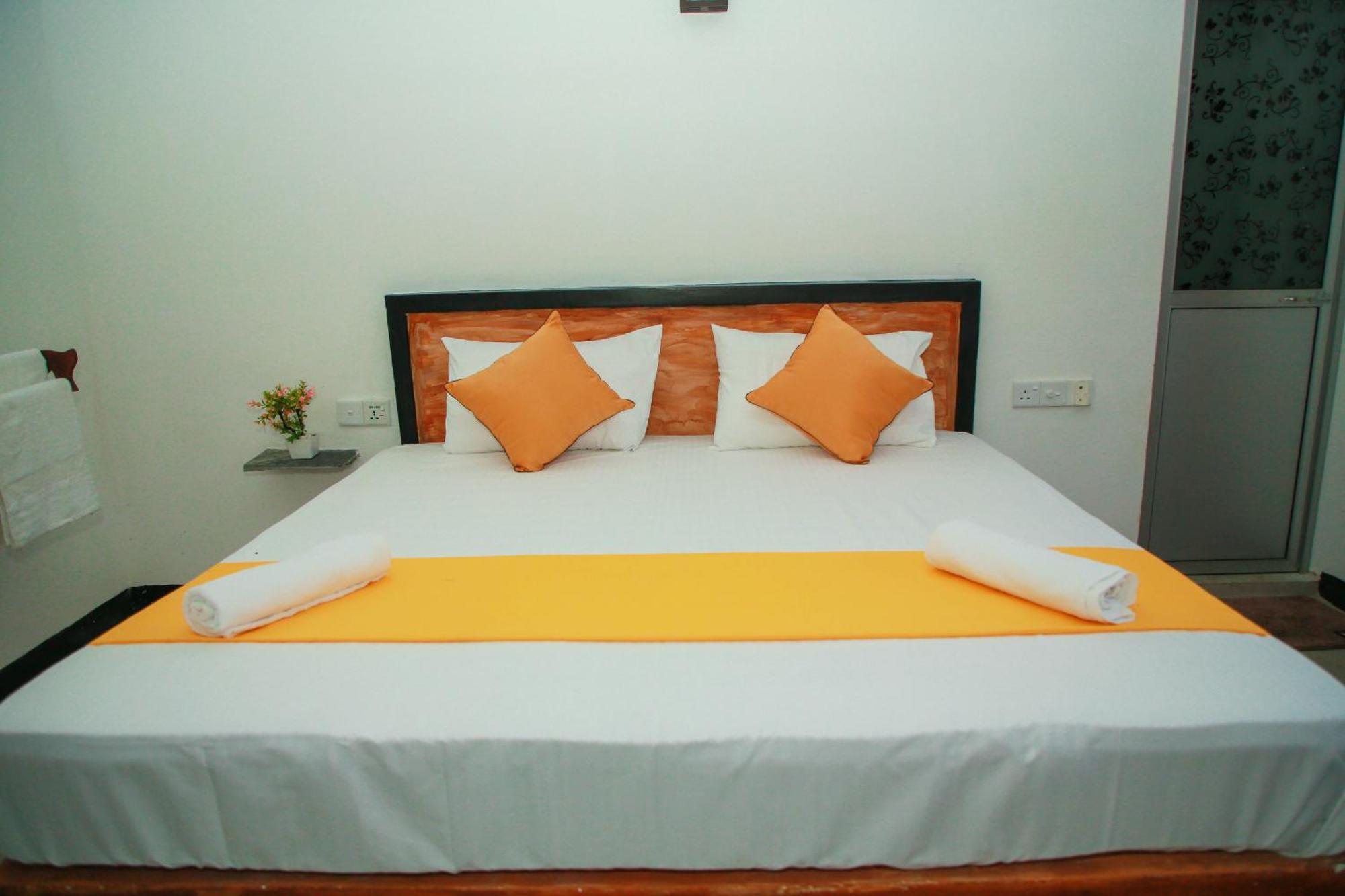 Samee Dream Guest Hotel Midigama East Eksteriør billede