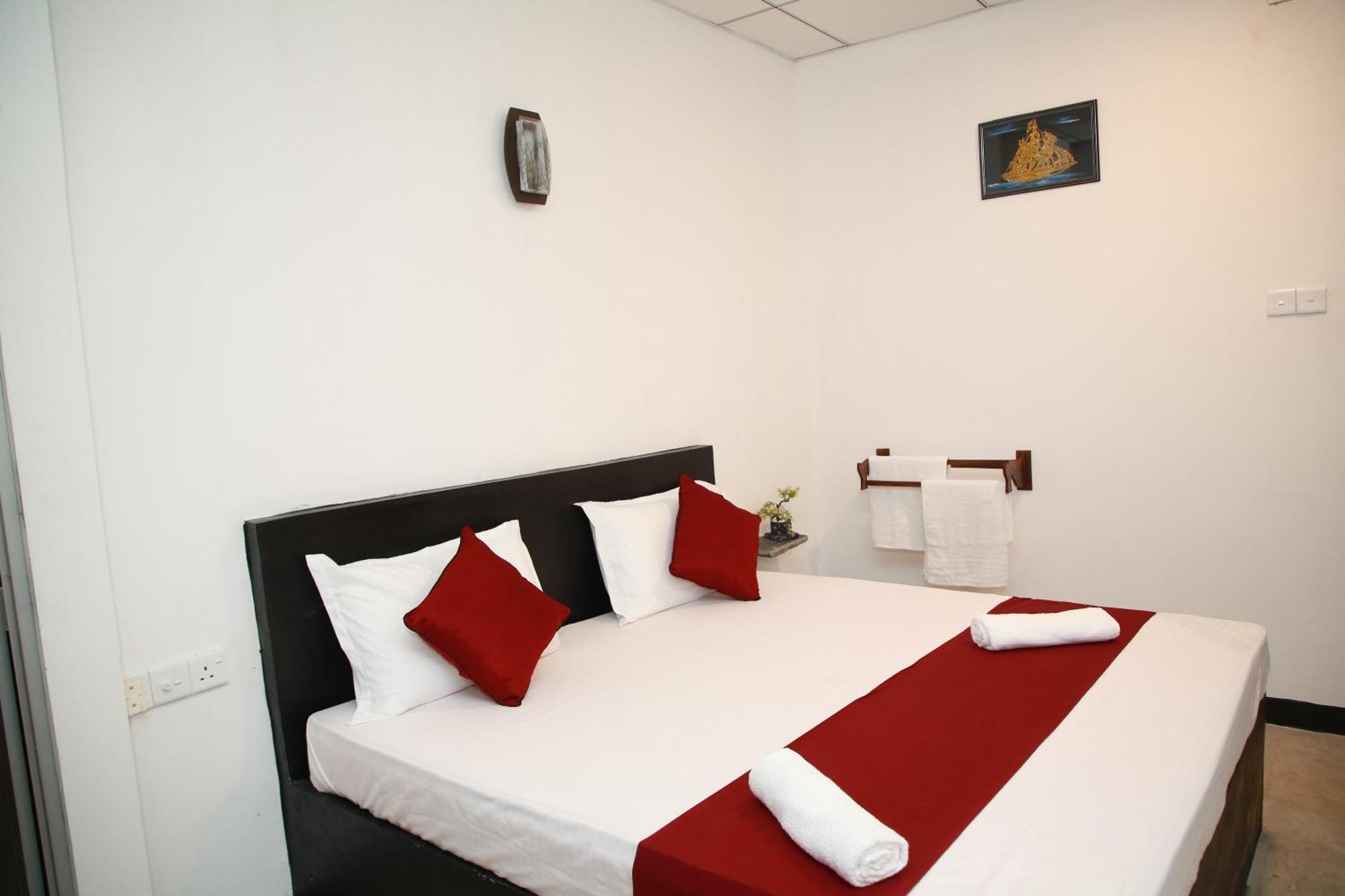 Samee Dream Guest Hotel Midigama East Eksteriør billede